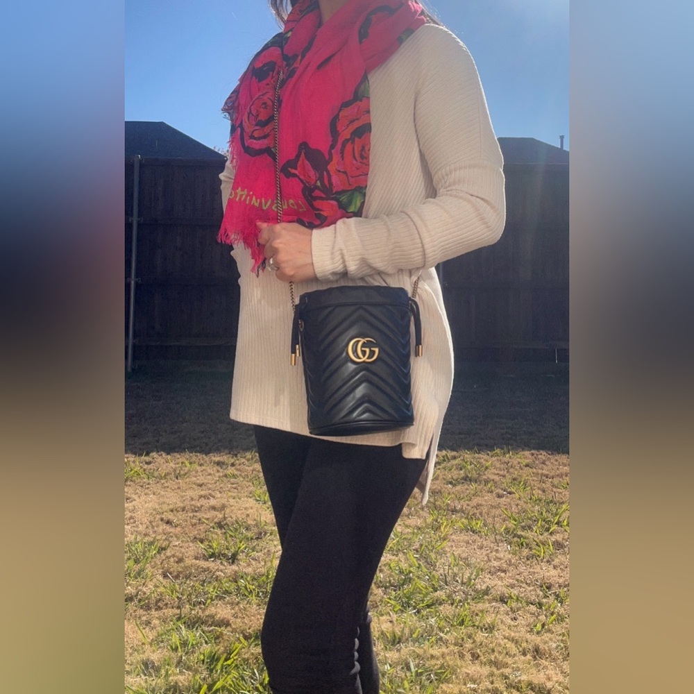GUCCI Marmont Mini Bucket Bag in Black